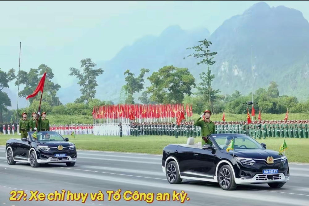 Xe chỉ huy và Tổ Công an kỳ